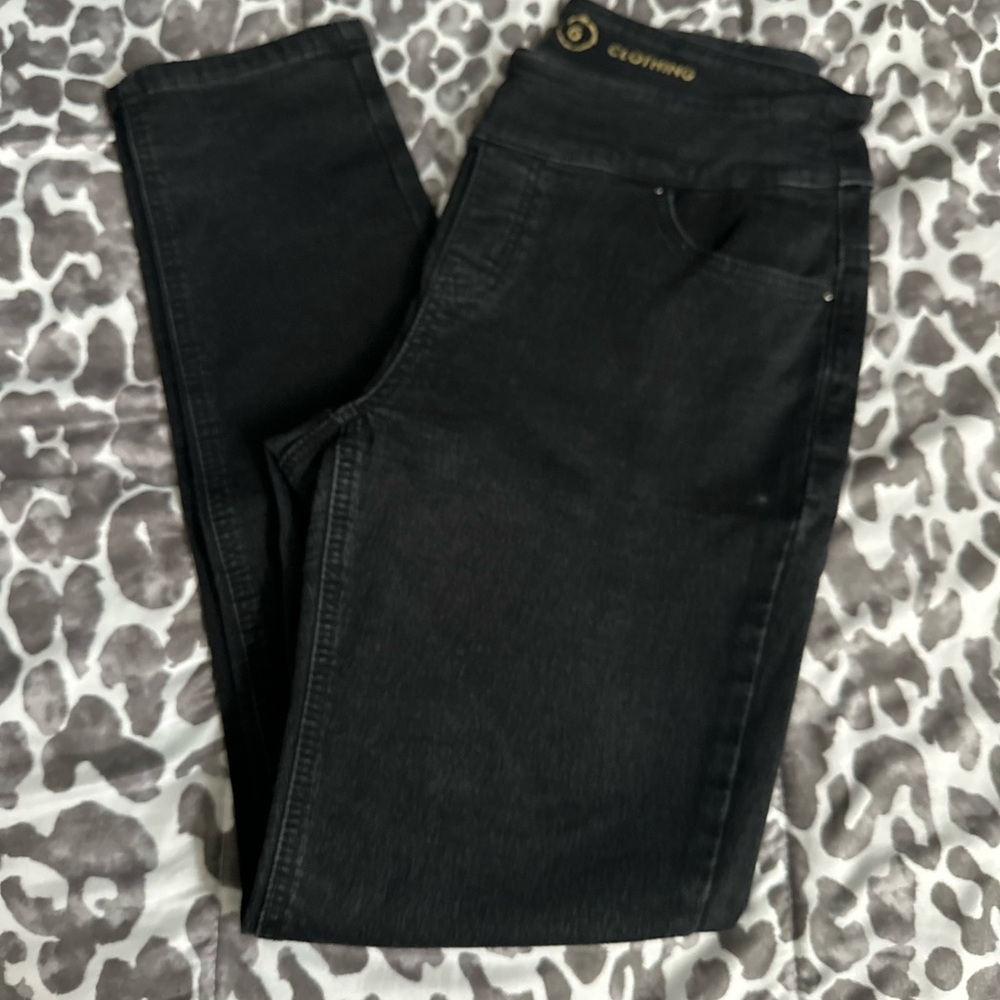Ethyl pull on black Jean, sz 6